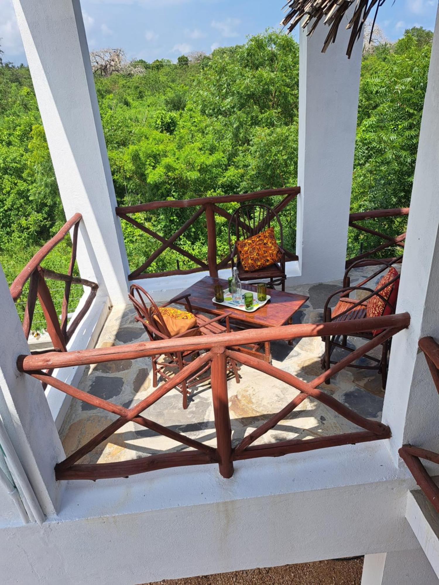 Bed and Breakfast Diani Yoga Barn Укунда Экстерьер фото