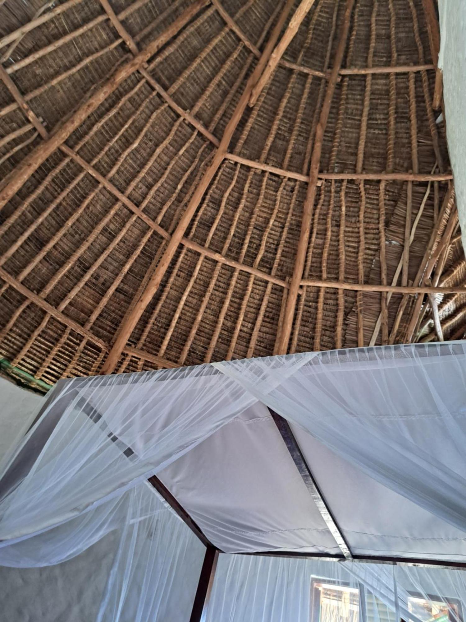 Bed and Breakfast Diani Yoga Barn Укунда Экстерьер фото