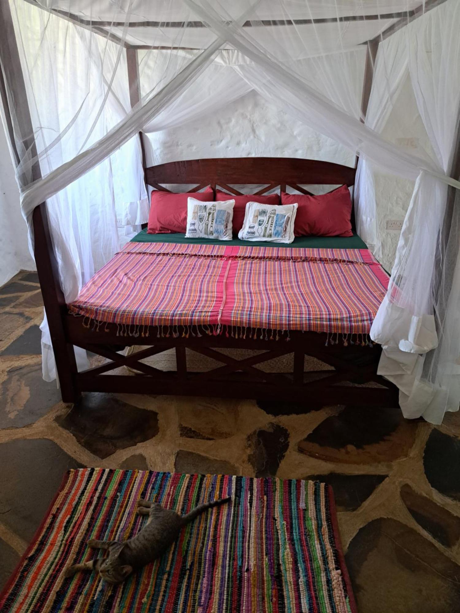 Bed and Breakfast Diani Yoga Barn Укунда Экстерьер фото