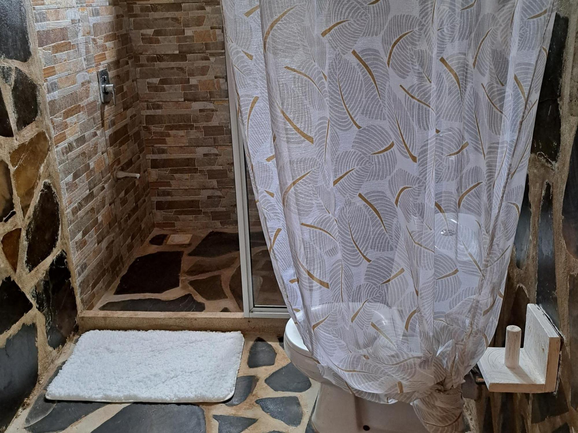 Bed and Breakfast Diani Yoga Barn Укунда Экстерьер фото