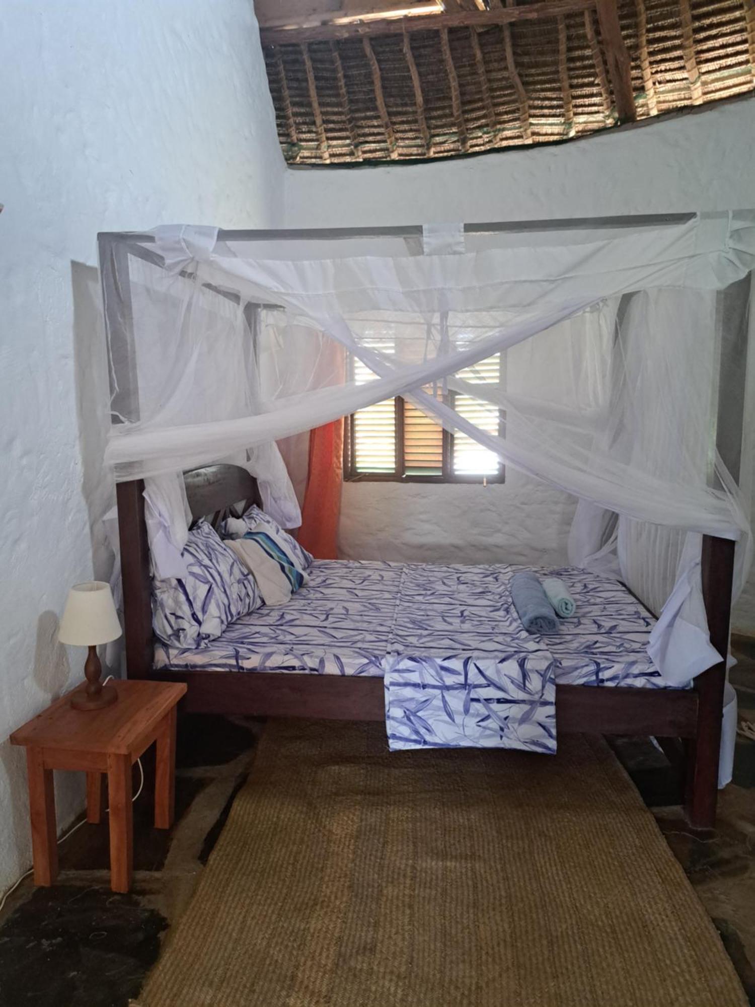 Bed and Breakfast Diani Yoga Barn Укунда Номер фото