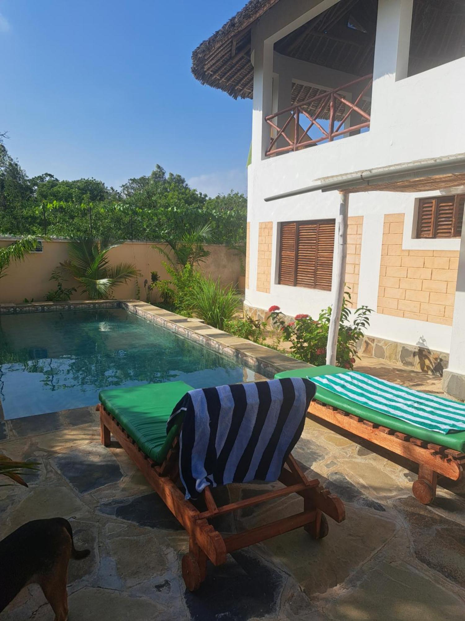 Bed and Breakfast Diani Yoga Barn Укунда Экстерьер фото