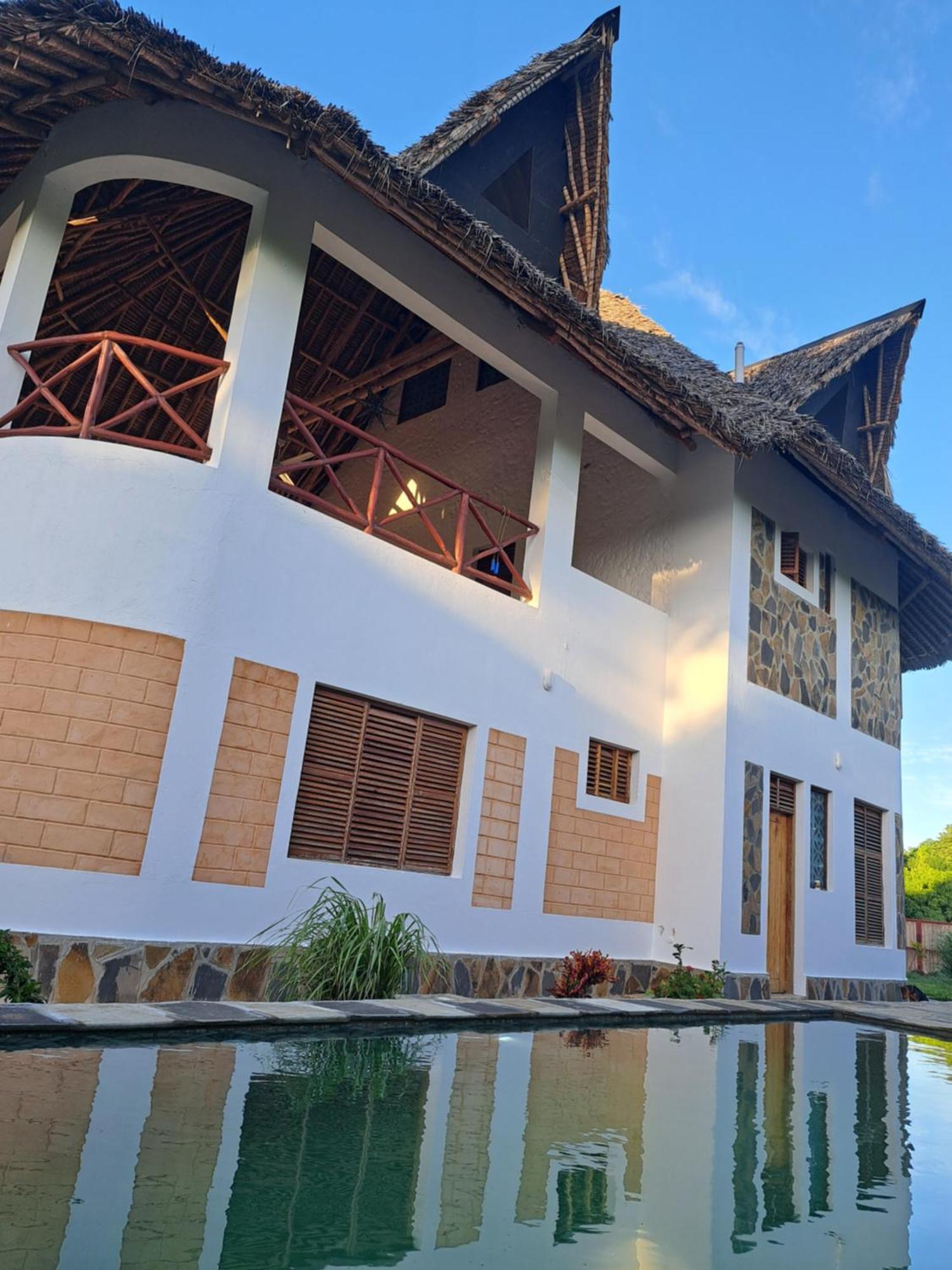Bed and Breakfast Diani Yoga Barn Укунда Экстерьер фото