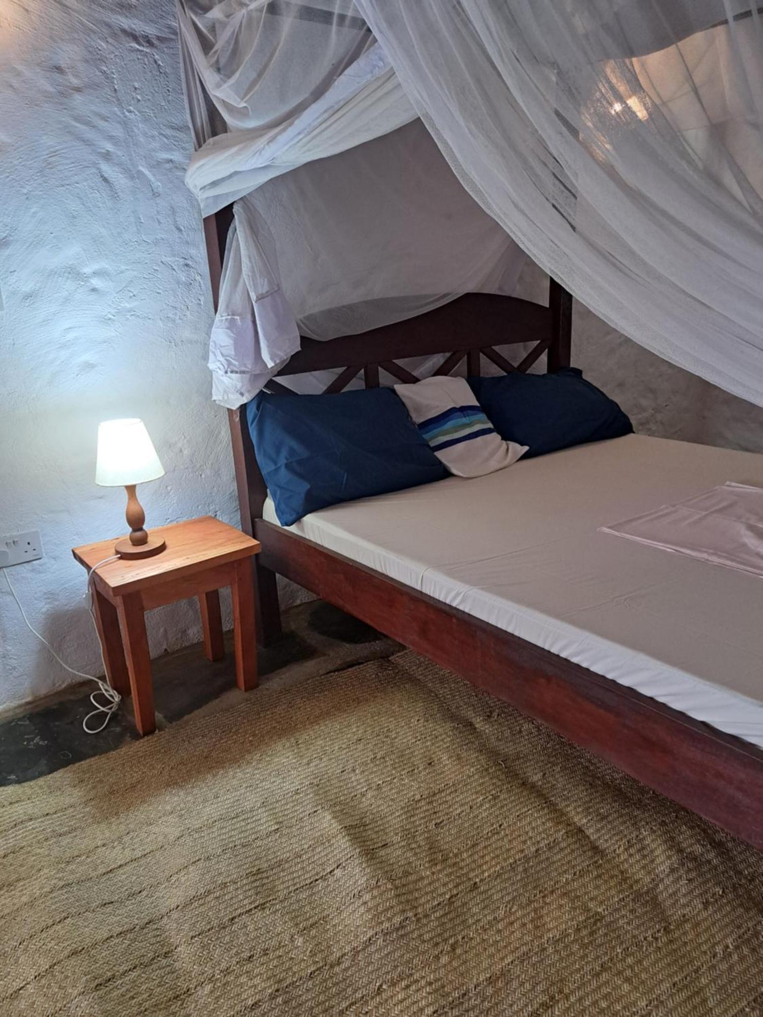 Bed and Breakfast Diani Yoga Barn Укунда Экстерьер фото